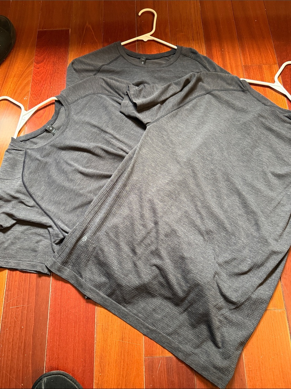 lululemon athletica Men's Short Sleeve Tee - Charcoal Gray